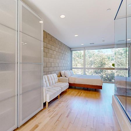 Modern Loft-Style Townhouse In Los Angeles Bagian luar foto