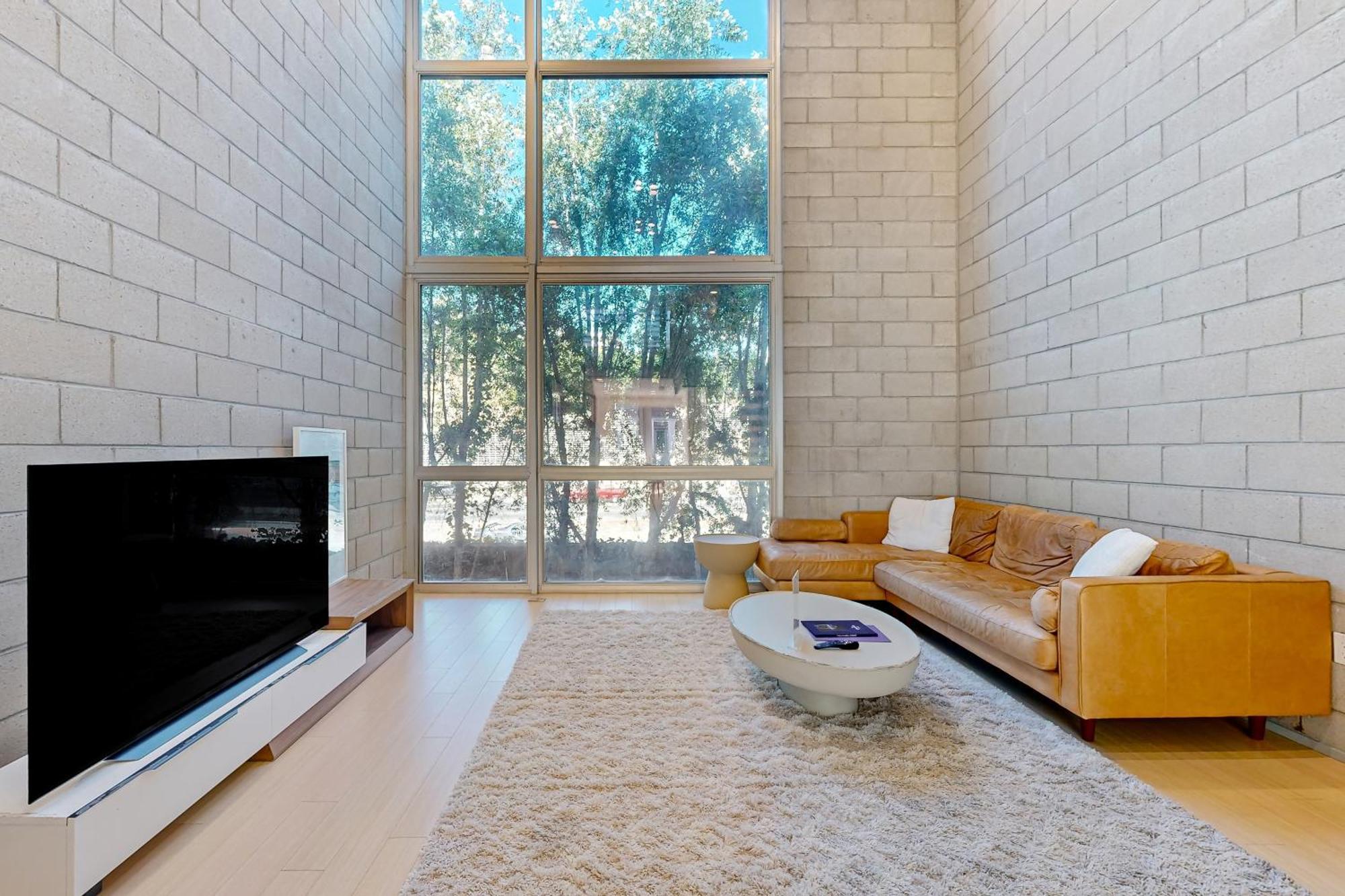 Modern Loft-Style Townhouse In Los Angeles Bagian luar foto